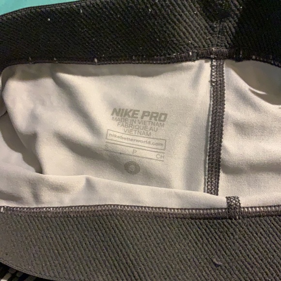 Nike pro shorts - Picture 3 of 4